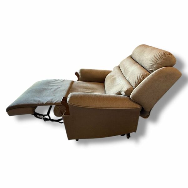 "Oscar Barwon" Deluxe Reclining Lift Chair - Used - Image 4
