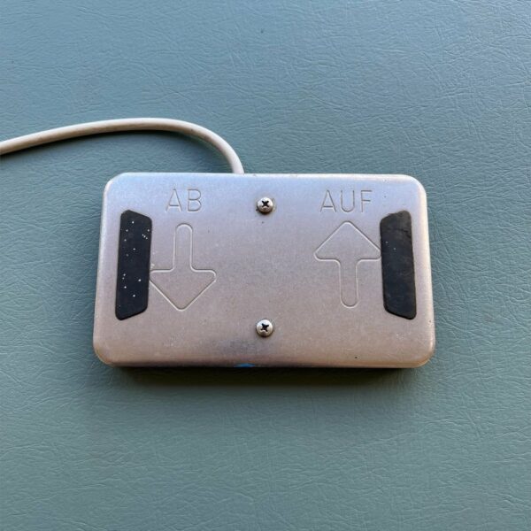 Paediatric Electric Plinth - Used - Image 5